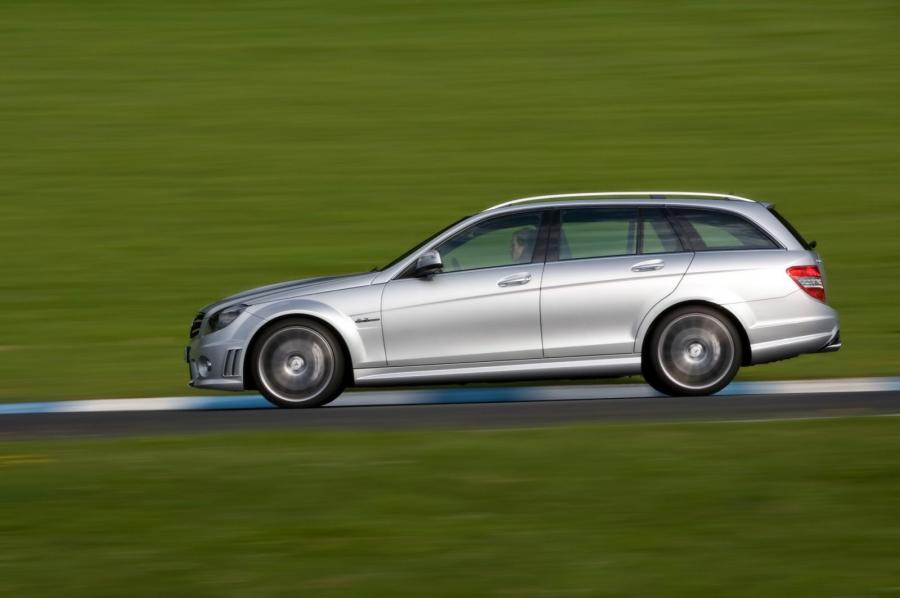  Mercedes-Benz C63 AMG Estate 2007 года  (фото 13 из 14)